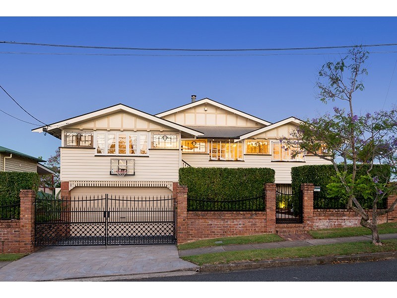 33 Ashgrove Crescent, Ashgrove QLD 4060