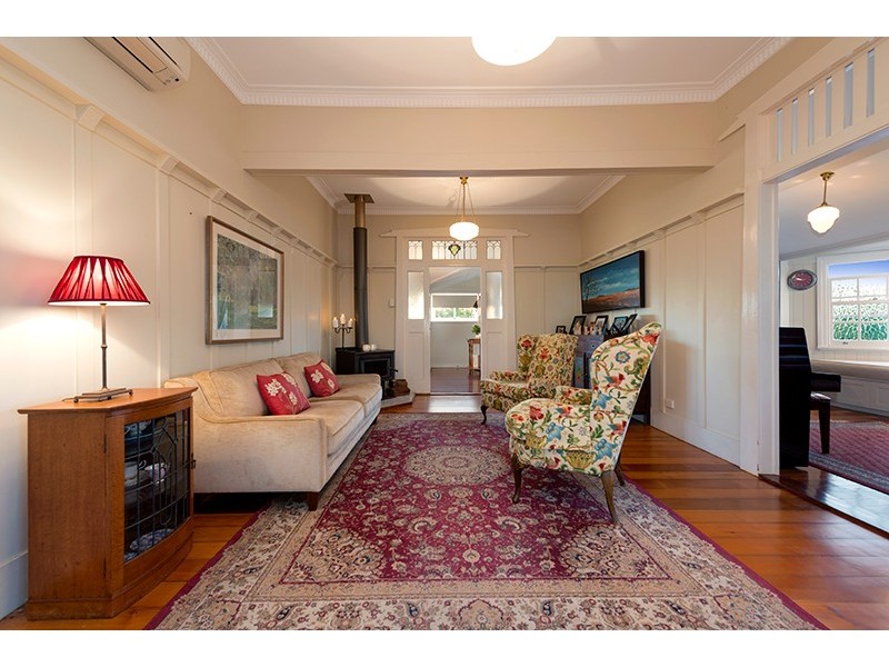 33 Ashgrove Crescent, Ashgrove QLD 4060