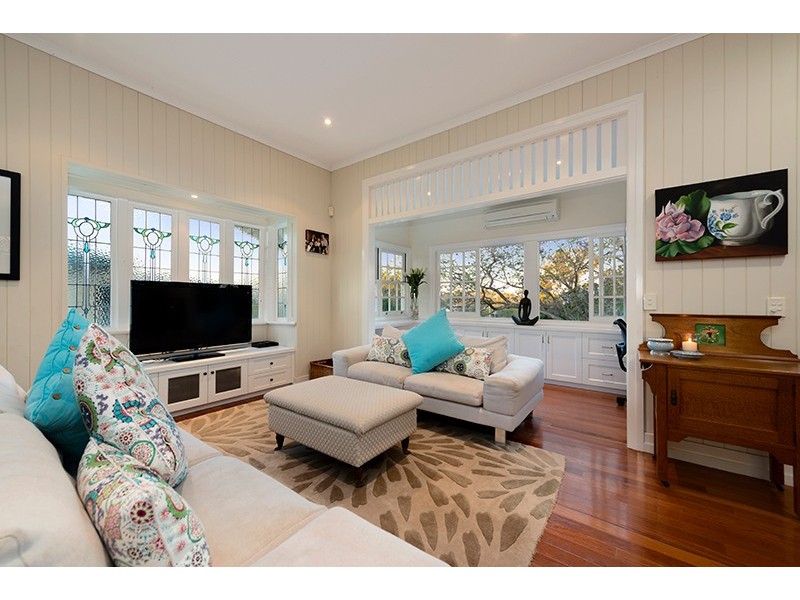 33 Ashgrove Crescent, Ashgrove QLD 4060