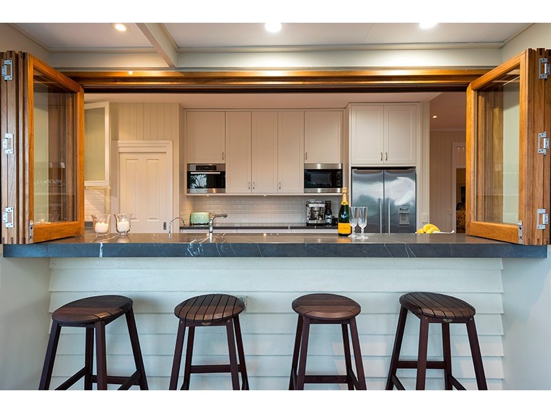 33 Ashgrove Crescent, Ashgrove QLD 4060