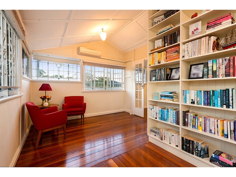 33 Ashgrove Crescent, Ashgrove QLD 4060