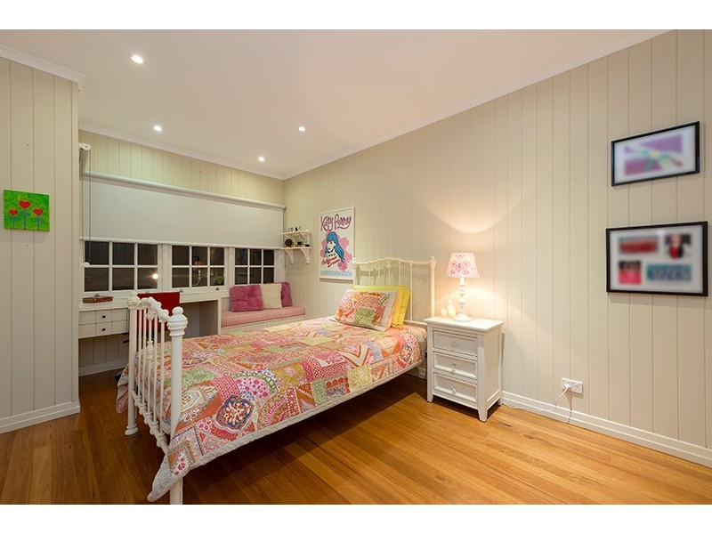 33 Ashgrove Crescent, Ashgrove QLD 4060