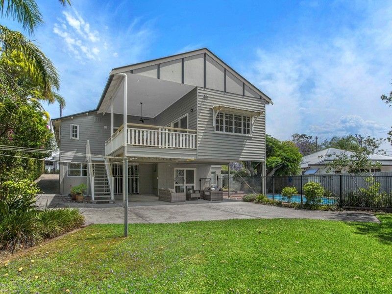 14 Ashgrove Crescent, Ashgrove QLD 4060