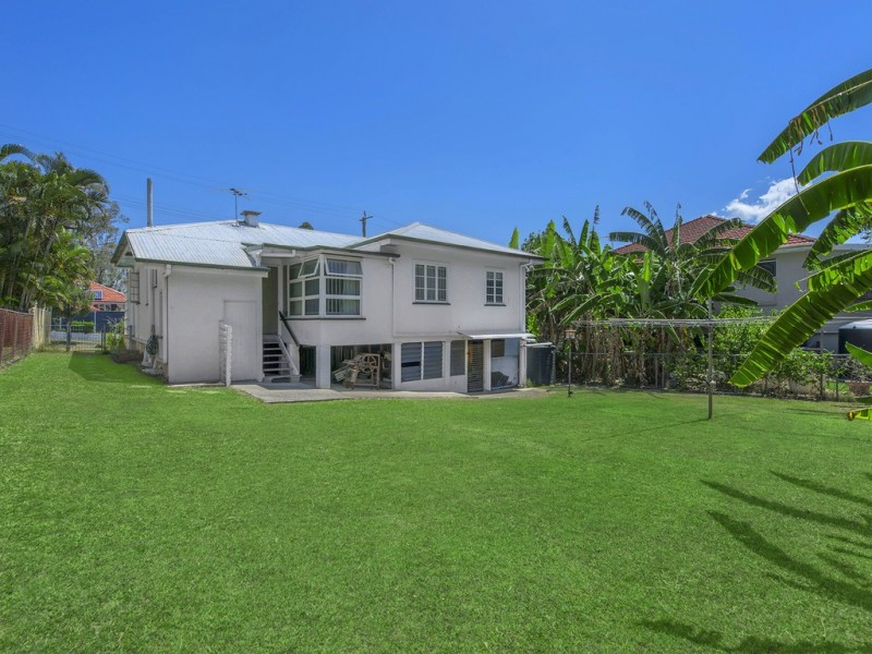 33 Frasers Road, Ashgrove QLD 4060