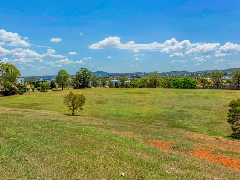 22 Ensign Street, Carindale QLD 4152