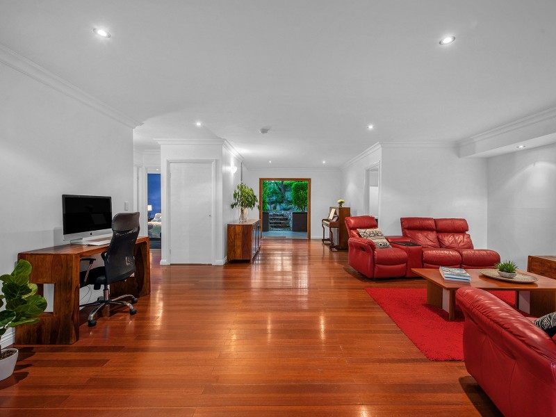 20 Palmer Street, Greenslopes QLD 4120