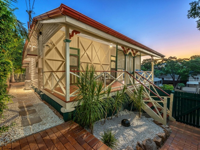 26 Thorn Street, Red Hill QLD 4059