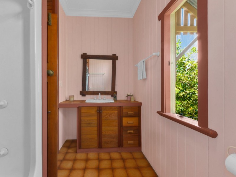 19 Wahroonga Road, Ashgrove QLD 4060