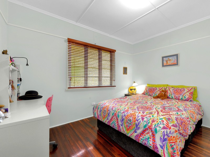 87 Fletcher Parade, Bardon QLD 4065