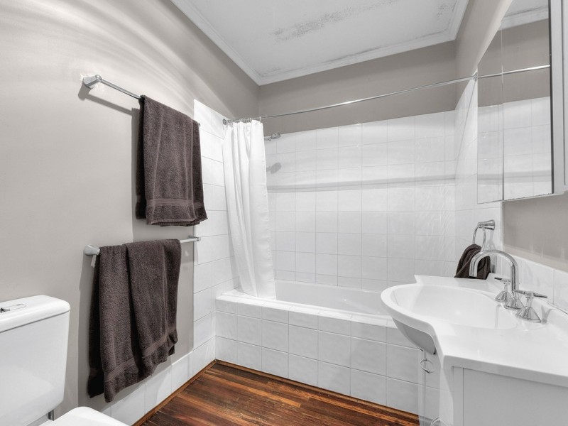 87 Fletcher Parade, Bardon QLD 4065