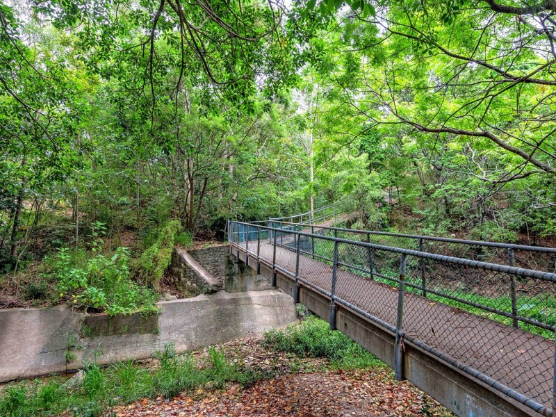 87 Fletcher Parade, Bardon QLD 4065