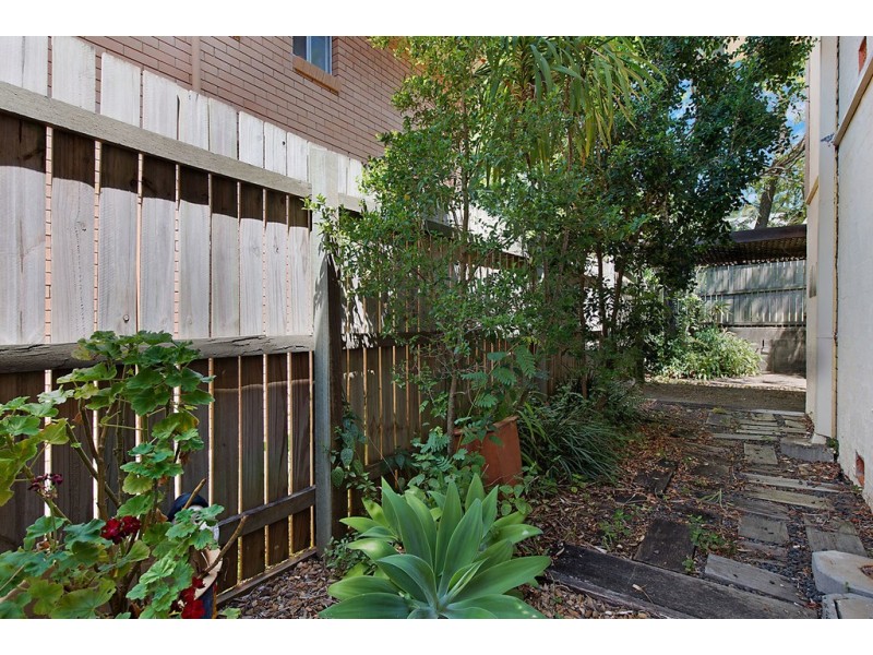 2/2 Glen Parade, Ashgrove QLD 4060