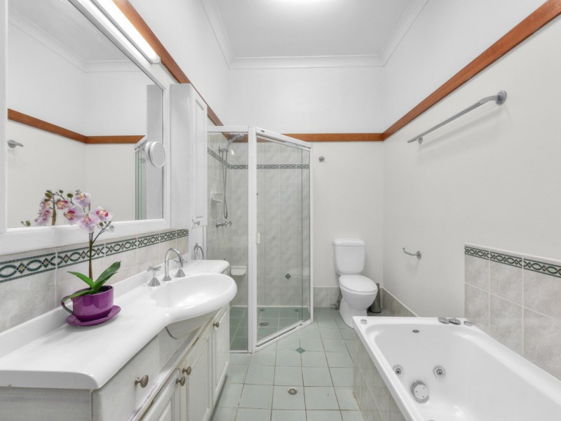 16 Amarina Avenue, Ashgrove QLD 4060