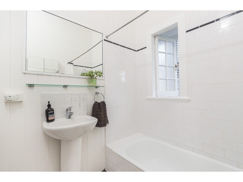 57 Mclean Pde, Ashgrove QLD 4060