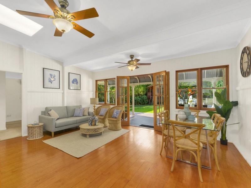 17 Kinnaird Street, Ashgrove QLD 4060