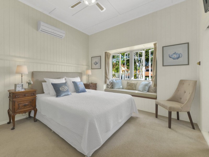 17 Kinnaird Street, Ashgrove QLD 4060