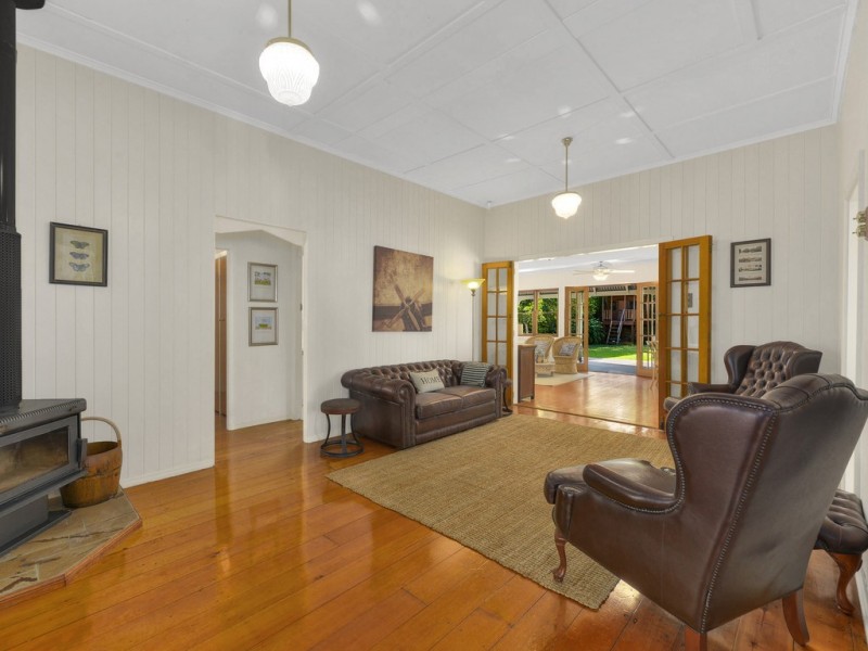 17 Kinnaird Street, Ashgrove QLD 4060