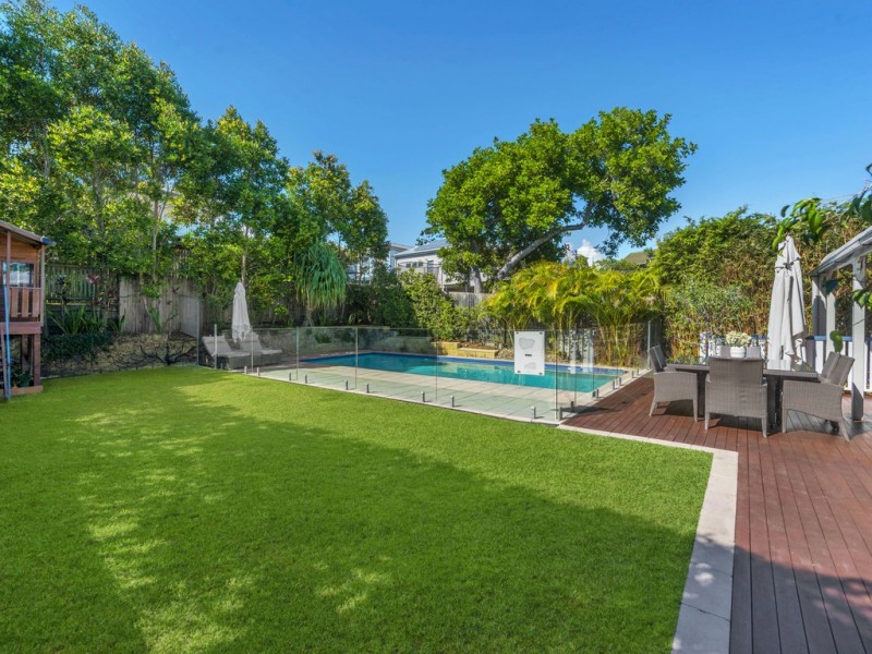 17 Kinnaird Street, Ashgrove QLD 4060