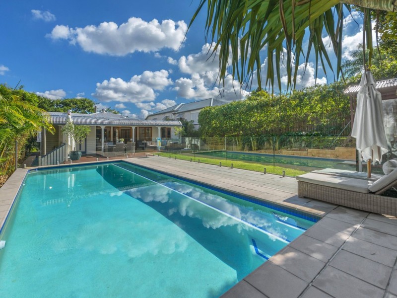 17 Kinnaird Street, Ashgrove QLD 4060