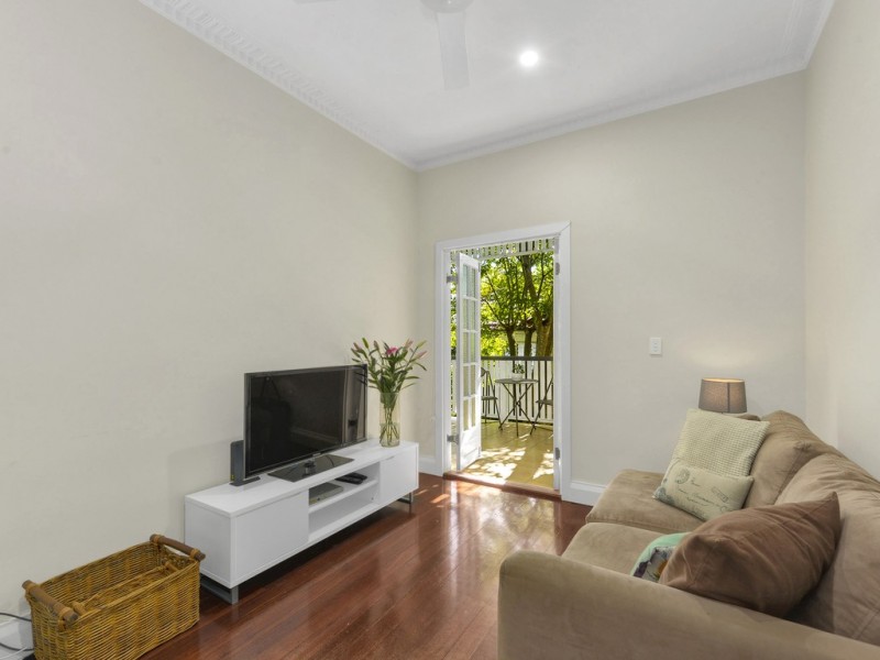 27 Yoku Road, Ashgrove QLD 4060
