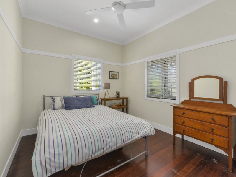 27 Yoku Road, Ashgrove QLD 4060