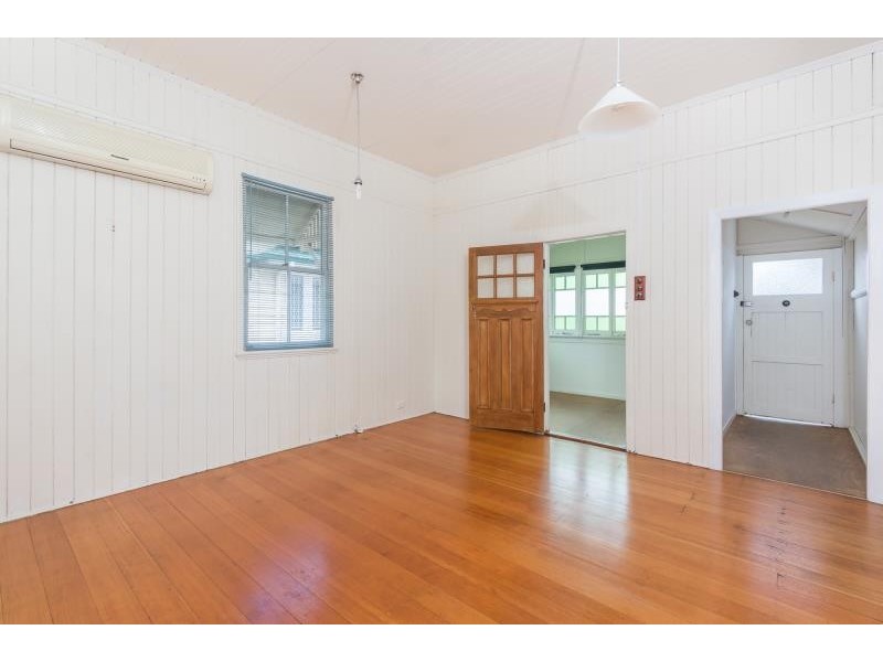 19 Holmesbrook St, Ashgrove QLD 4060