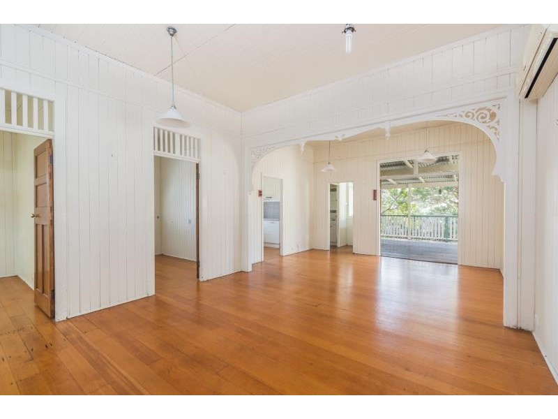 19 Holmesbrook St, Ashgrove QLD 4060