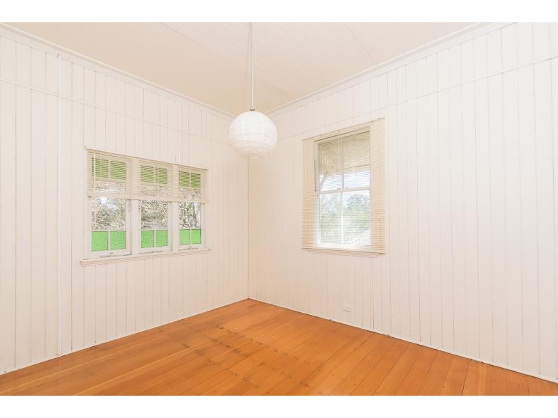 19 Holmesbrook St, Ashgrove QLD 4060