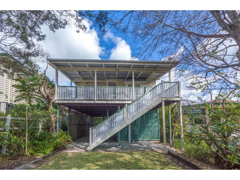 19 Holmesbrook St, Ashgrove QLD 4060