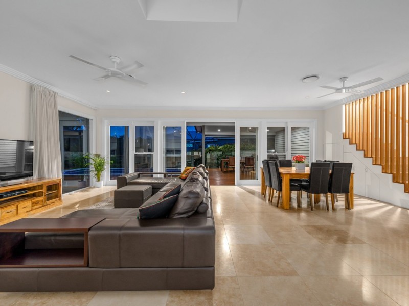 11 Dovedale Crescent, Ashgrove QLD 4060