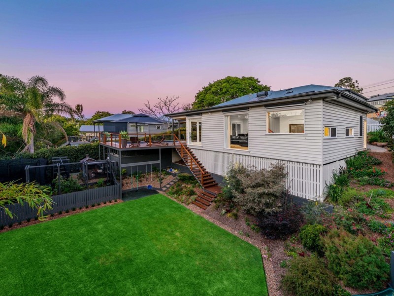 11 Dovedale Crescent, Ashgrove QLD 4060