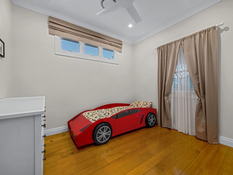 11 Dovedale Crescent, Ashgrove QLD 4060