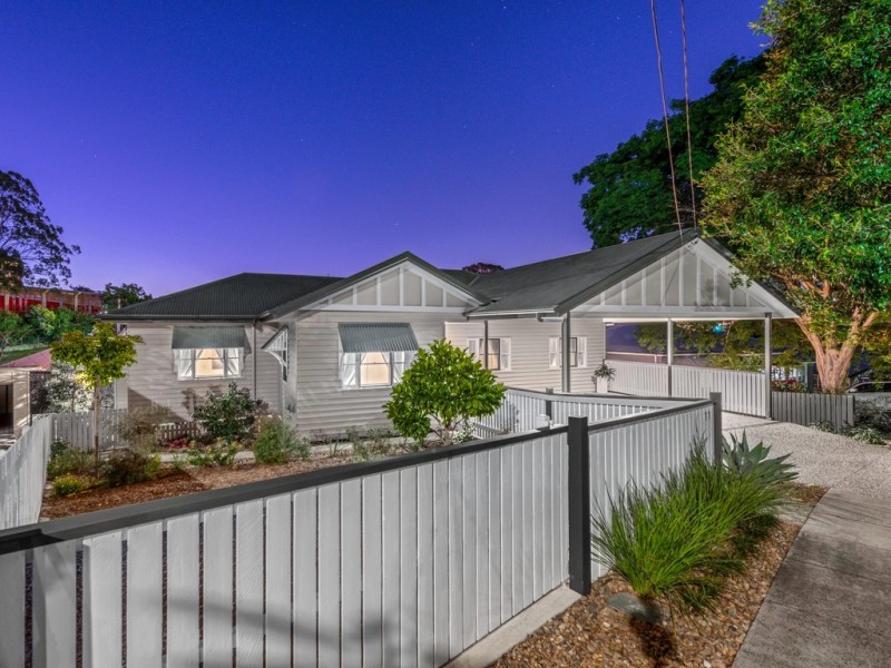 11 Dovedale Crescent, Ashgrove QLD 4060