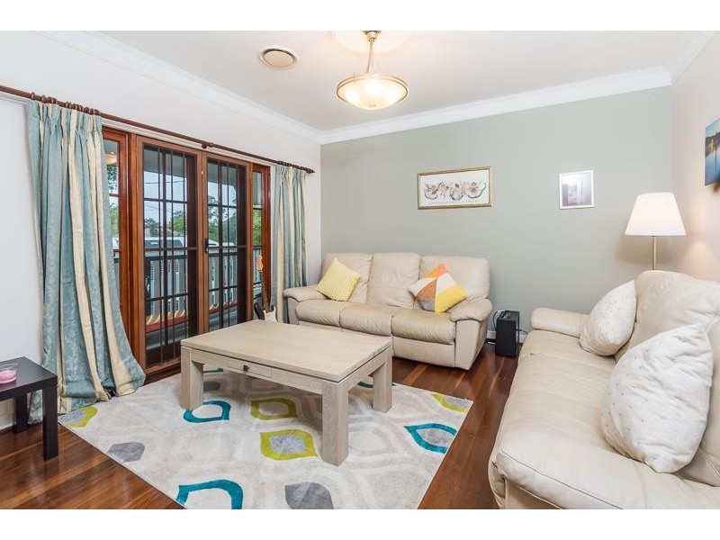 10 Grand Parade, Ashgrove QLD 4060