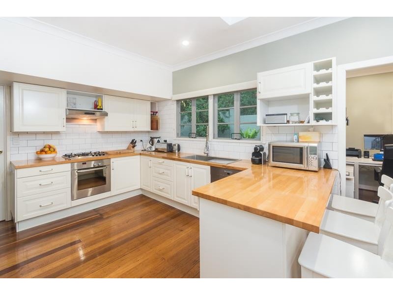 10 Grand Parade, Ashgrove QLD 4060