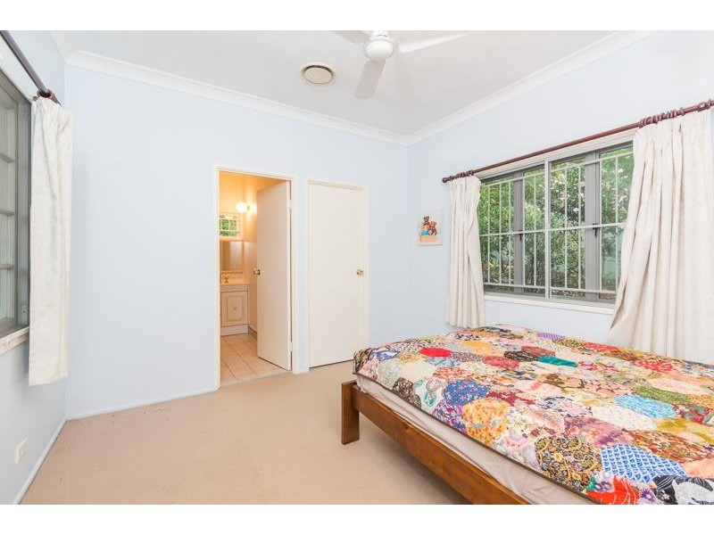 10 Grand Parade, Ashgrove QLD 4060