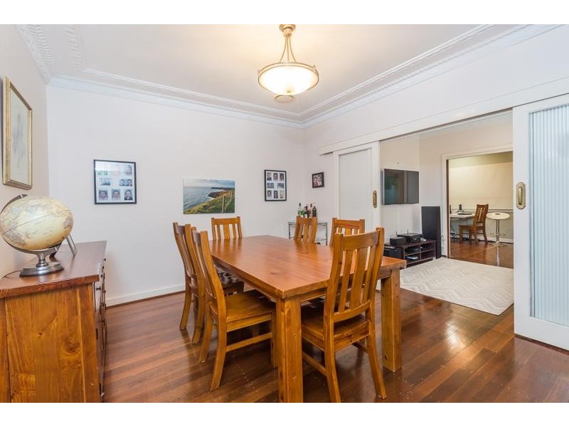 10 Grand Parade, Ashgrove QLD 4060
