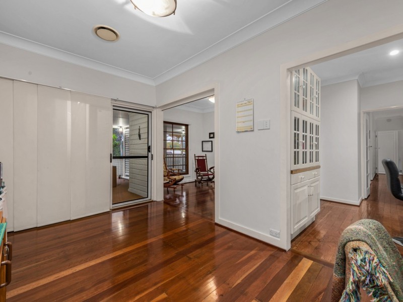 10 Grand Parade, Ashgrove QLD 4060