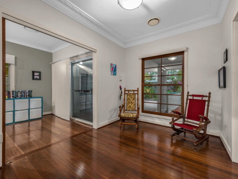 10 Grand Parade, Ashgrove QLD 4060