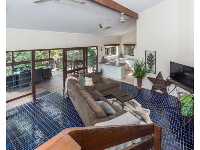 5 Balmore Street, Indooroopilly QLD 4068