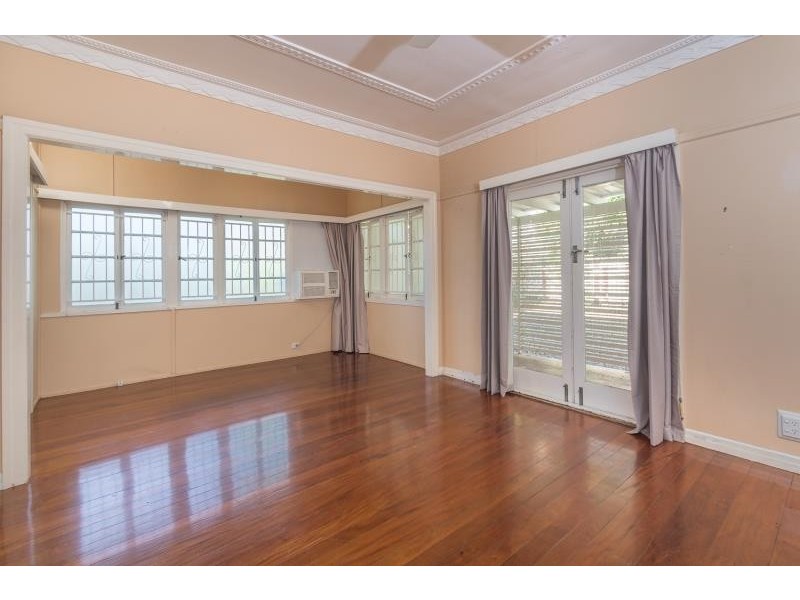 26 Lennon St, Stafford QLD 4053