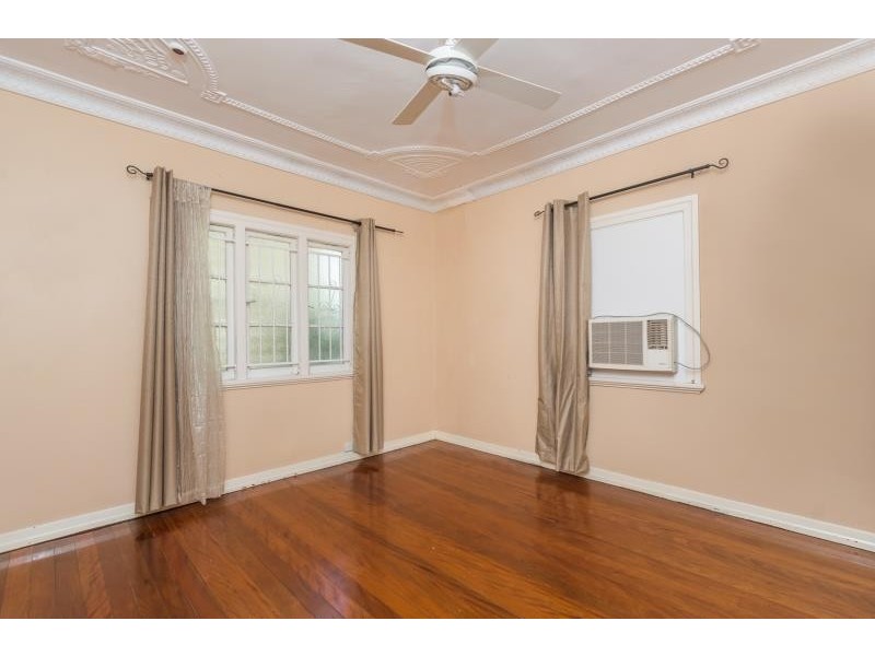 26 Lennon St, Stafford QLD 4053