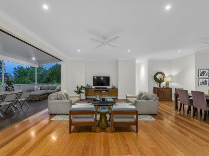 69 Kinnaird Street, Ashgrove QLD 4060
