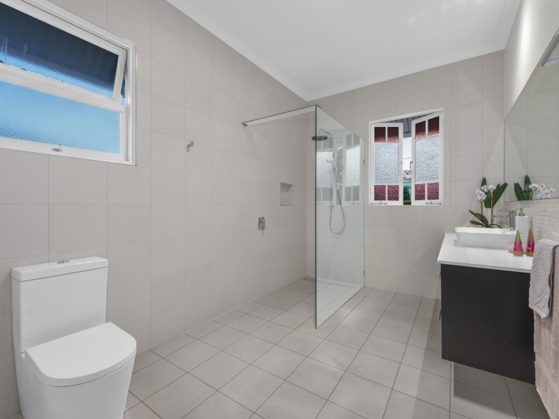 69 Kinnaird Street, Ashgrove QLD 4060