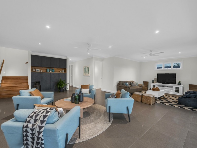 69 Kinnaird Street, Ashgrove QLD 4060
