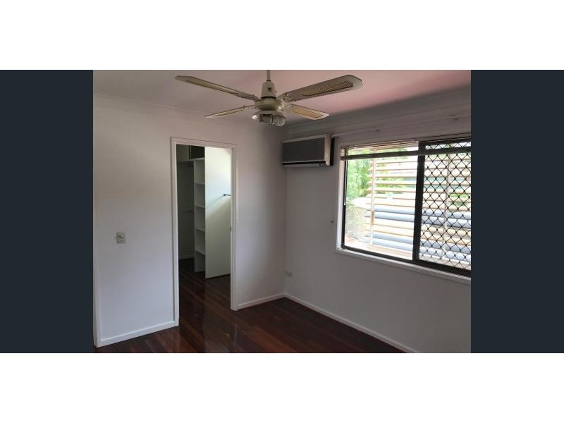 25 Freesia Street, Macgregor QLD 4109