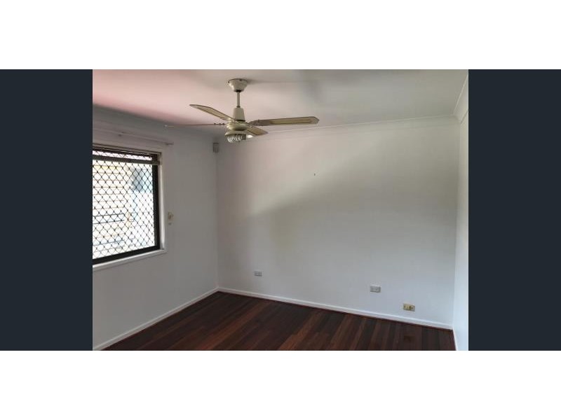 25 Freesia Street, Macgregor QLD 4109