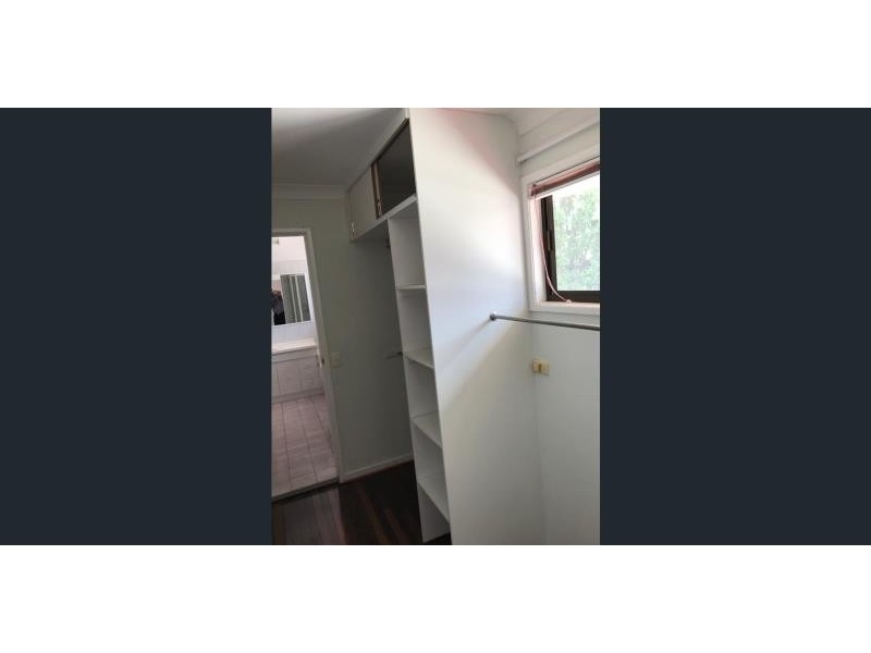 25 Freesia Street, Macgregor QLD 4109