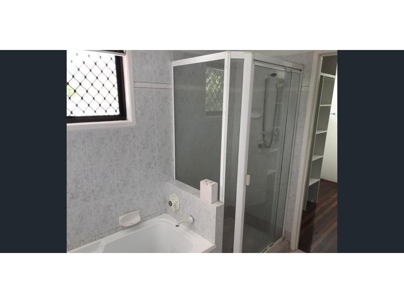 25 Freesia Street, Macgregor QLD 4109