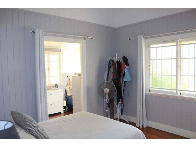 18 Globe St, Ashgrove QLD 4060